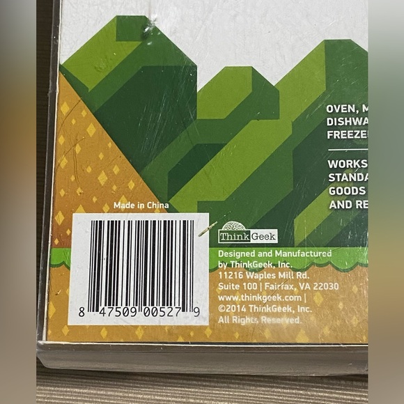 New Think Geek 2014 8-Bit Mushroom Cupcake Pan Mario Power Up Silicone Mold - Picture 3 of 8